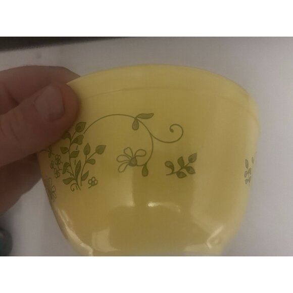 Vintage Pyrex Shenandoah Yellow Green Daisy Flowers #401 Mixing Bowl - Picture 5 of 6